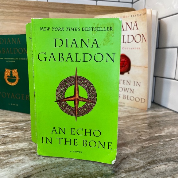 3 Books by Diana Gabaldon Outlander Paperback Used - Picture 6 of 15
